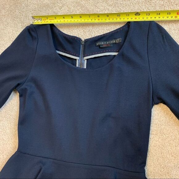 ALICE + Olivia Employed Navy blue peplum dress 10 - Picture 8 of 13